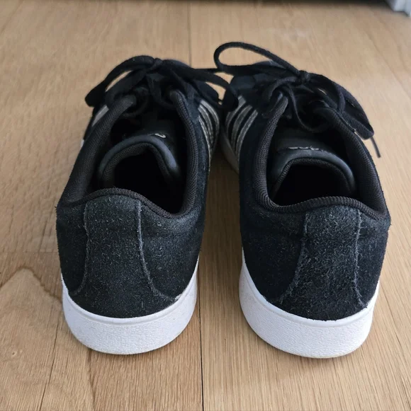 adidas Black Gazelle Sneaker w/metallic Champage/gold Logo Stripes - Picture 4 of 7